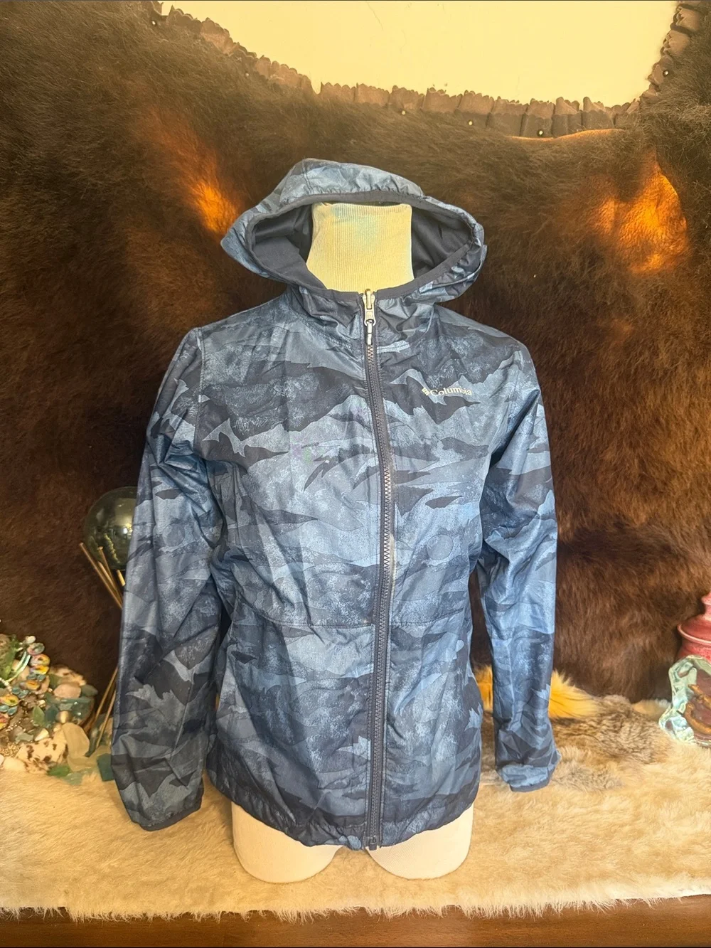 Columbia kids reversible Blue Camo Hooded Rain Shell Jacket M (1975)